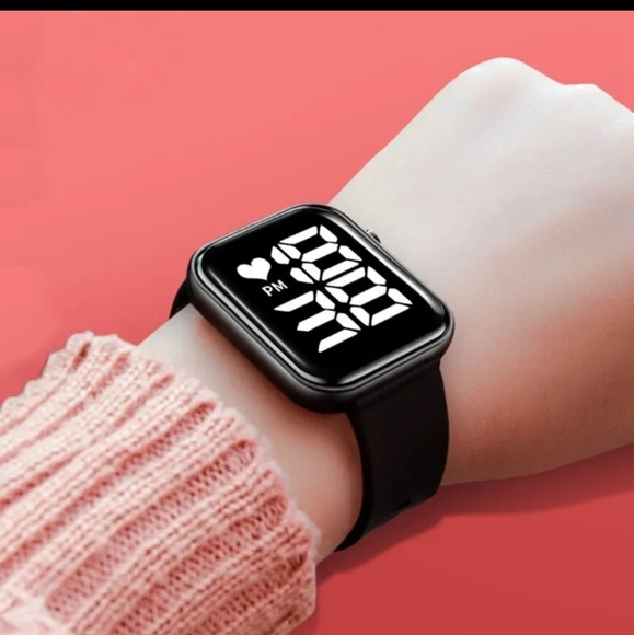 Black LED Digital Watch - Picture 5 of 12